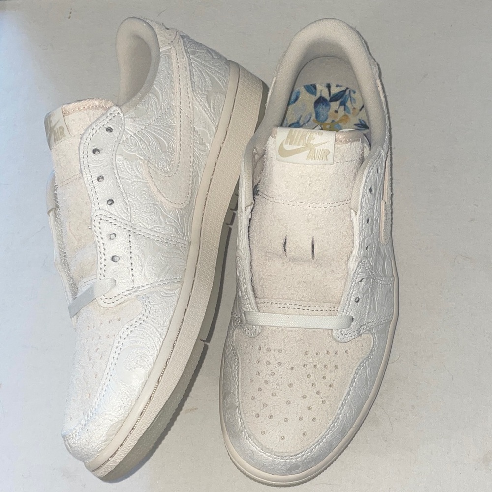 Air Jordan 1 Low x Chris Paul “Give Them Flowers” New Without Box Men’s 8.5